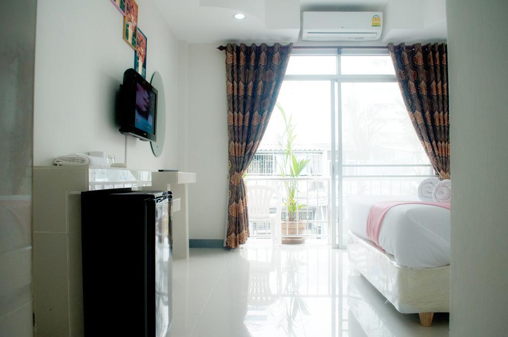 Sabai Sabai House Pattaya Motel Phòng bức ảnh